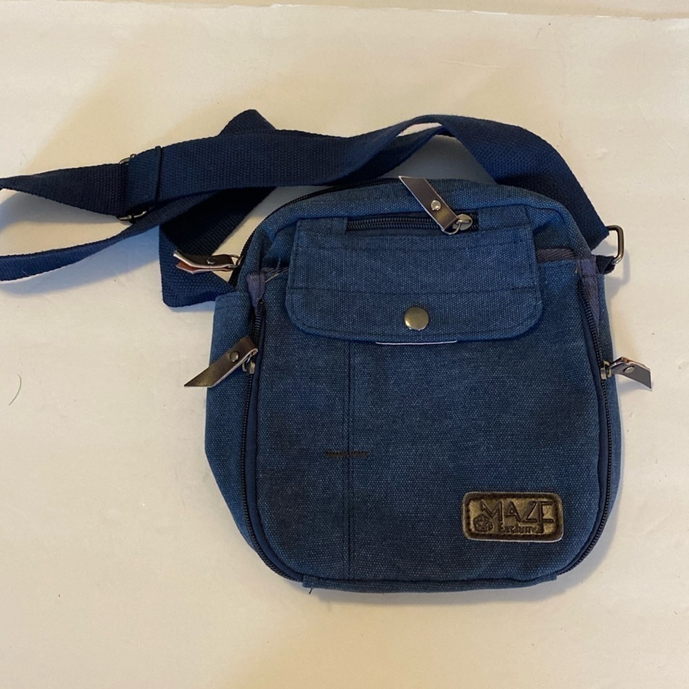 Maze Crossbody travel bag